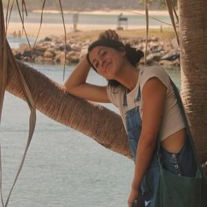 Meet your Posher, Crystal